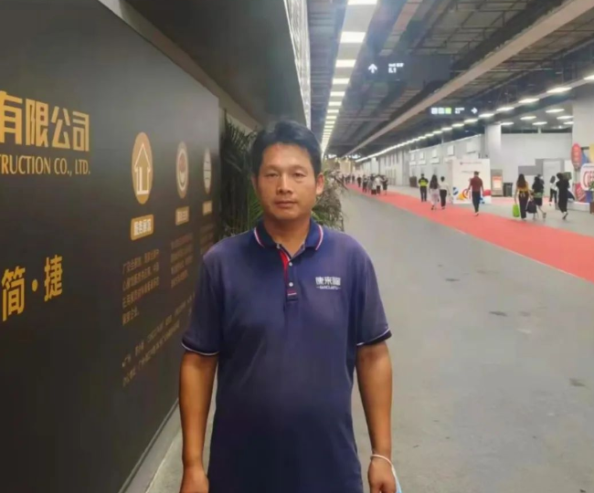 康来福：盛夏的高温阻挡不了他们的脚步……